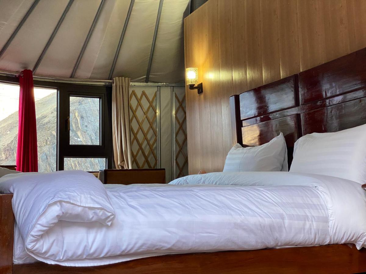 Apex Hotels And Resorts Hussaini Karimabad  Eksteriør bilde