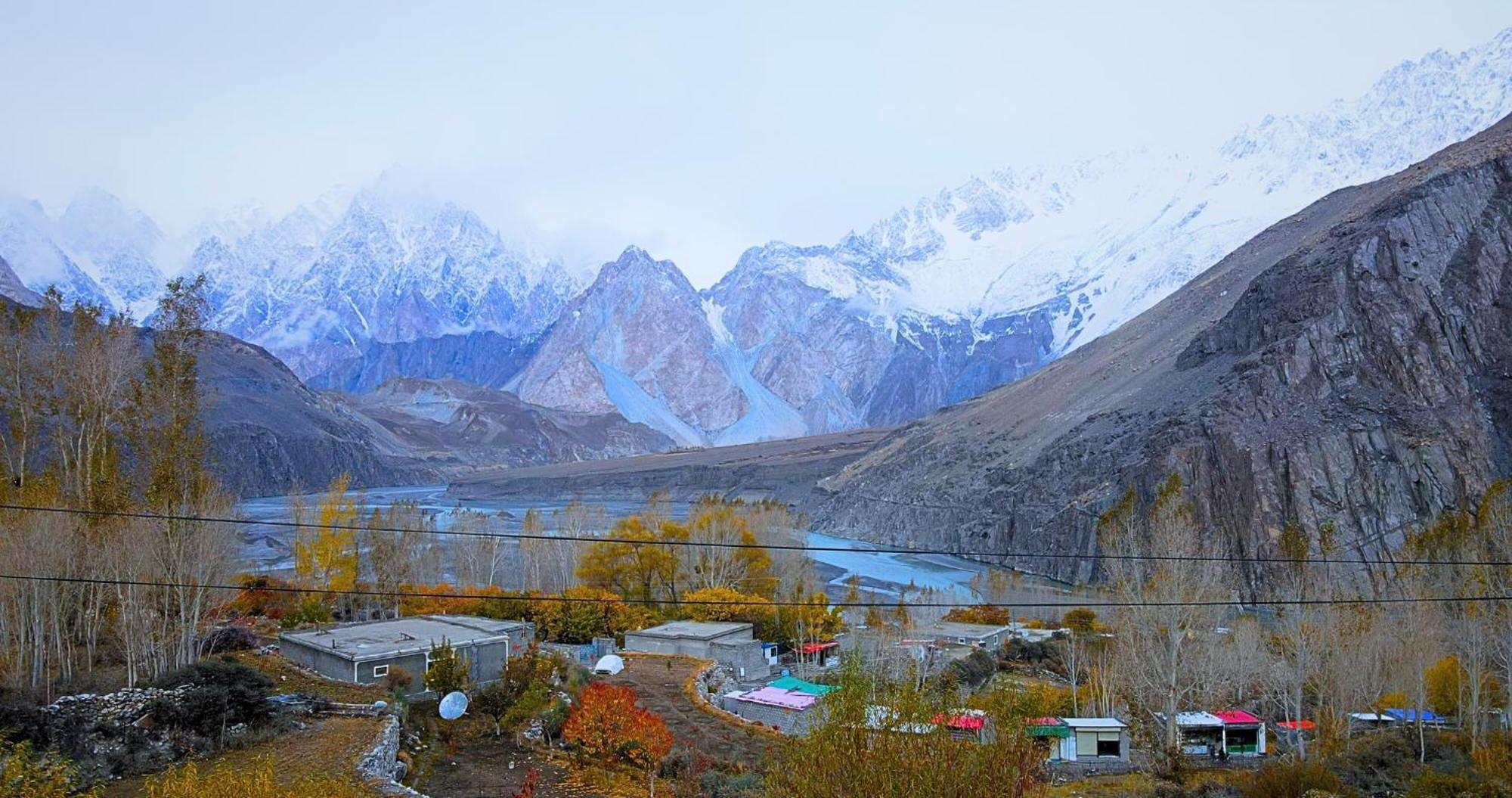 Apex Hotels And Resorts Hussaini Karimabad  Eksteriør bilde