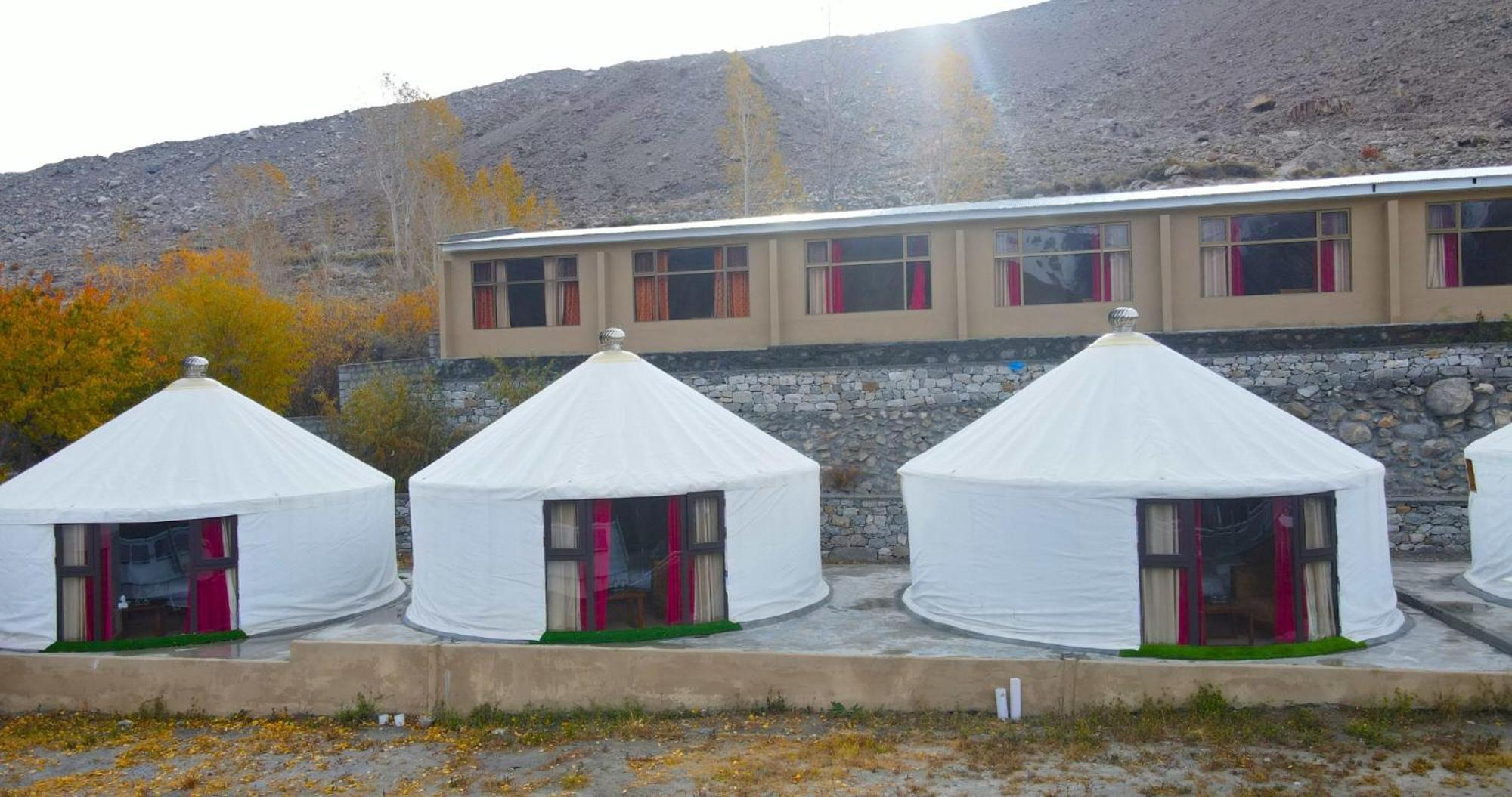 Apex Hotels And Resorts Hussaini Karimabad  Eksteriør bilde