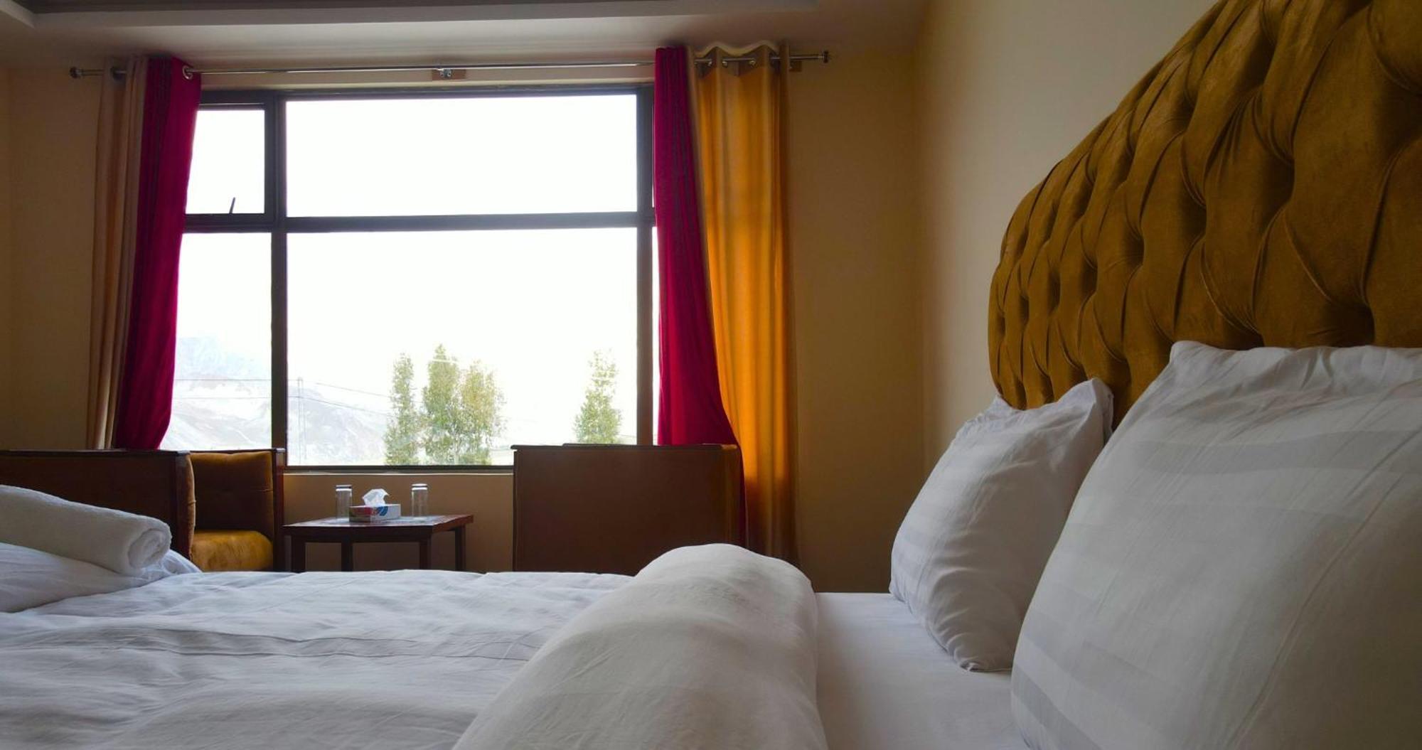 Apex Hotels And Resorts Hussaini Karimabad  Eksteriør bilde