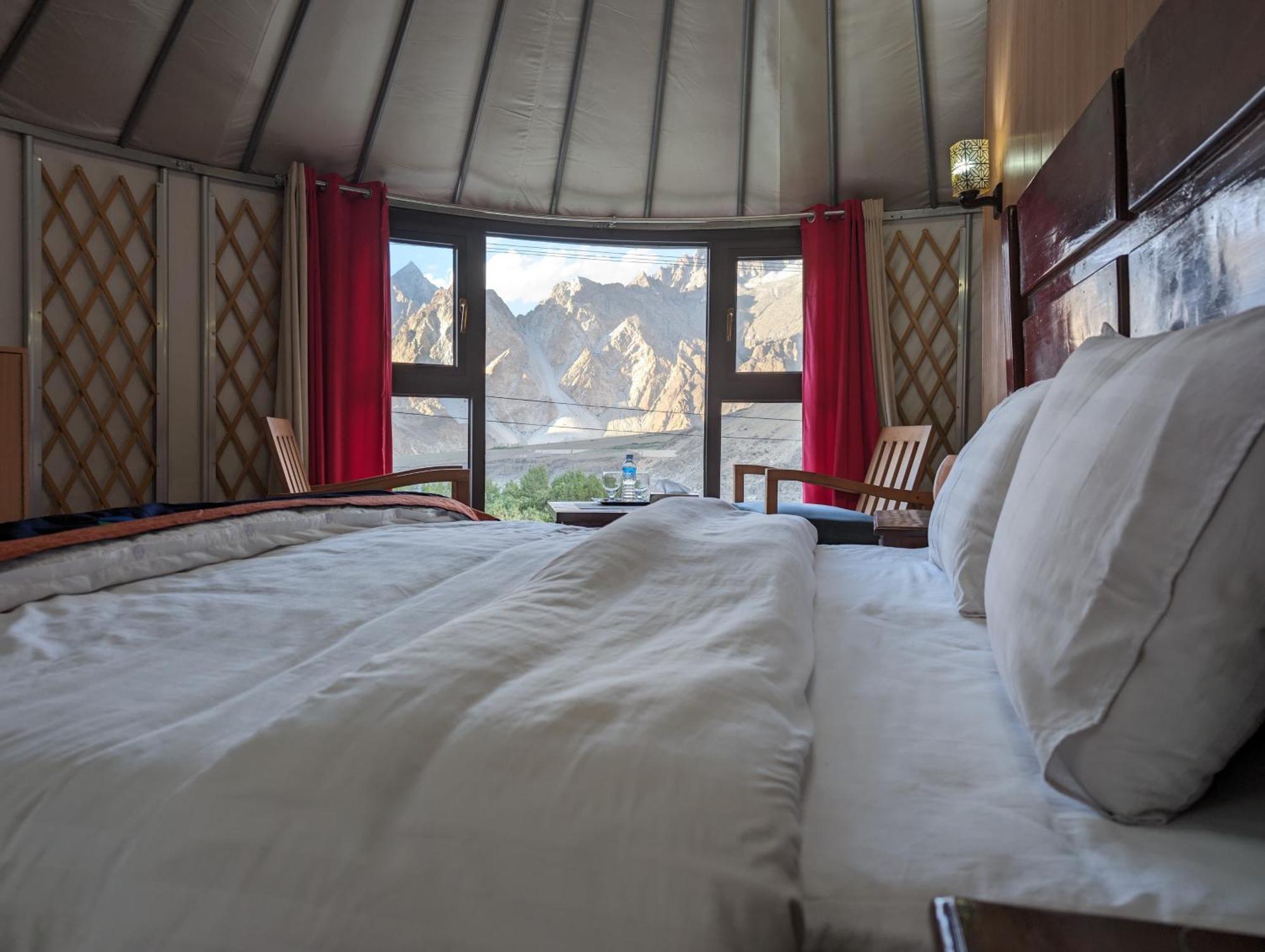 Apex Hotels And Resorts Hussaini Karimabad  Eksteriør bilde