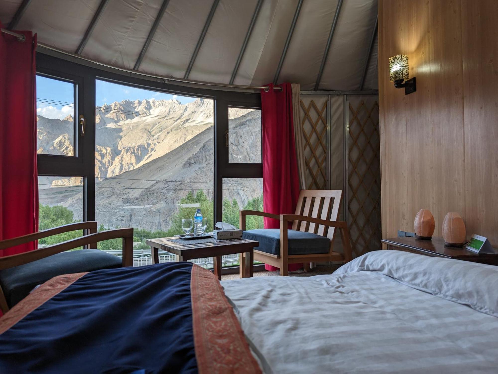Apex Hotels And Resorts Hussaini Karimabad  Eksteriør bilde