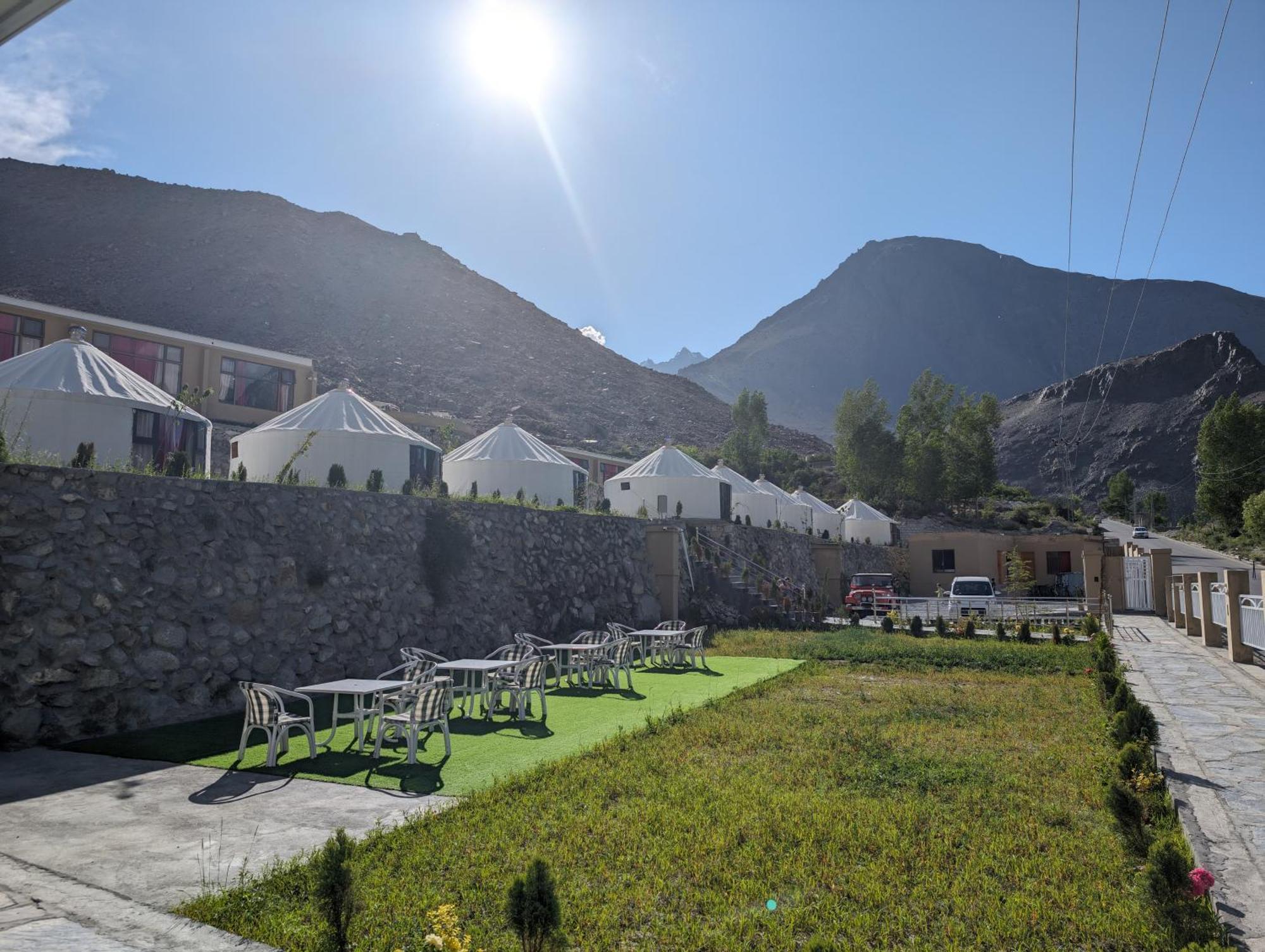 Apex Hotels And Resorts Hussaini Karimabad  Eksteriør bilde