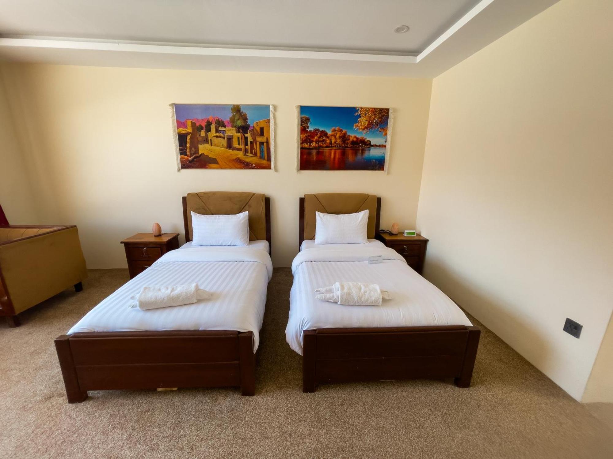 Apex Hotels And Resorts Hussaini Karimabad  Eksteriør bilde