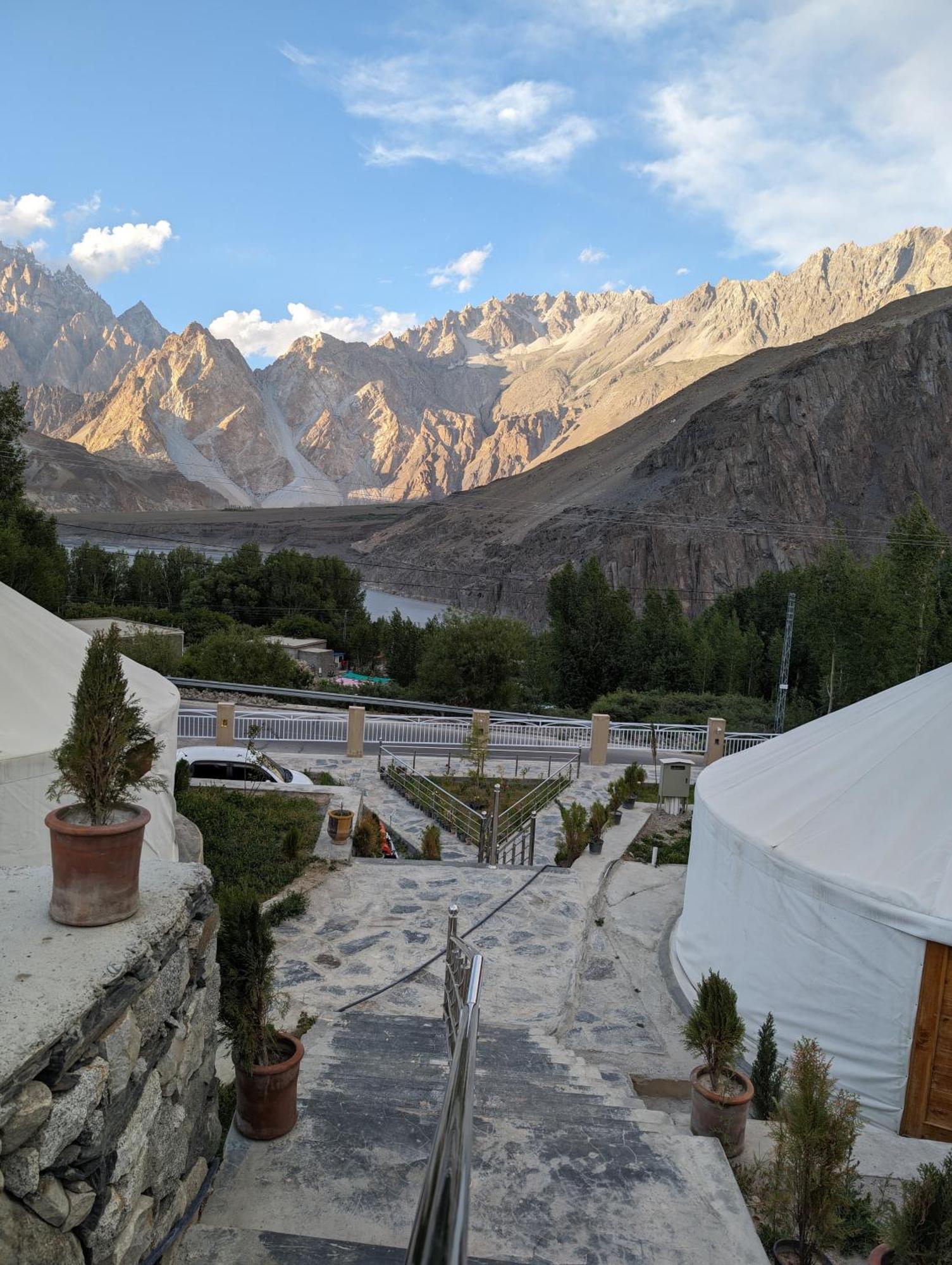Apex Hotels And Resorts Hussaini Karimabad  Eksteriør bilde