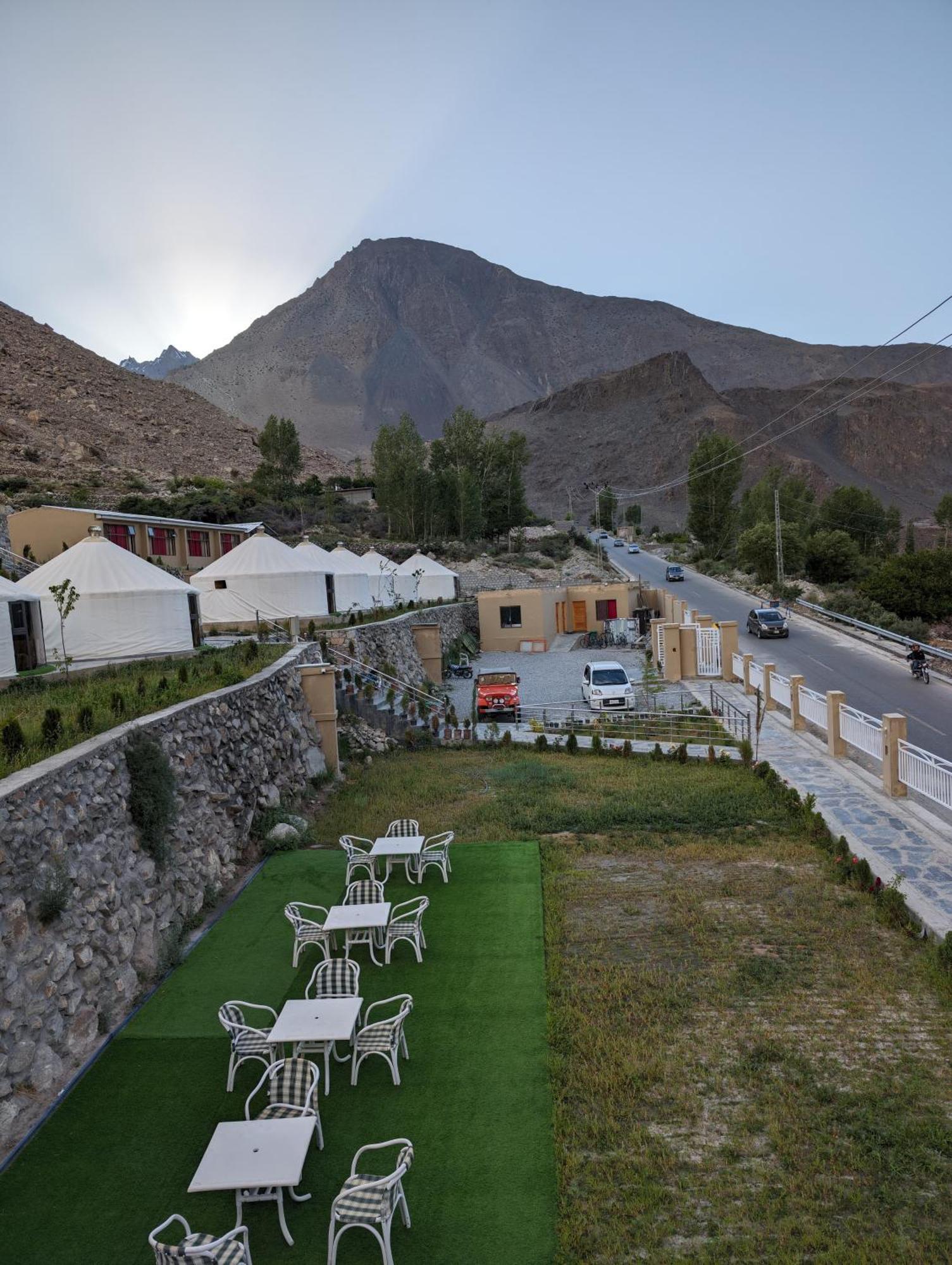 Apex Hotels And Resorts Hussaini Karimabad  Eksteriør bilde
