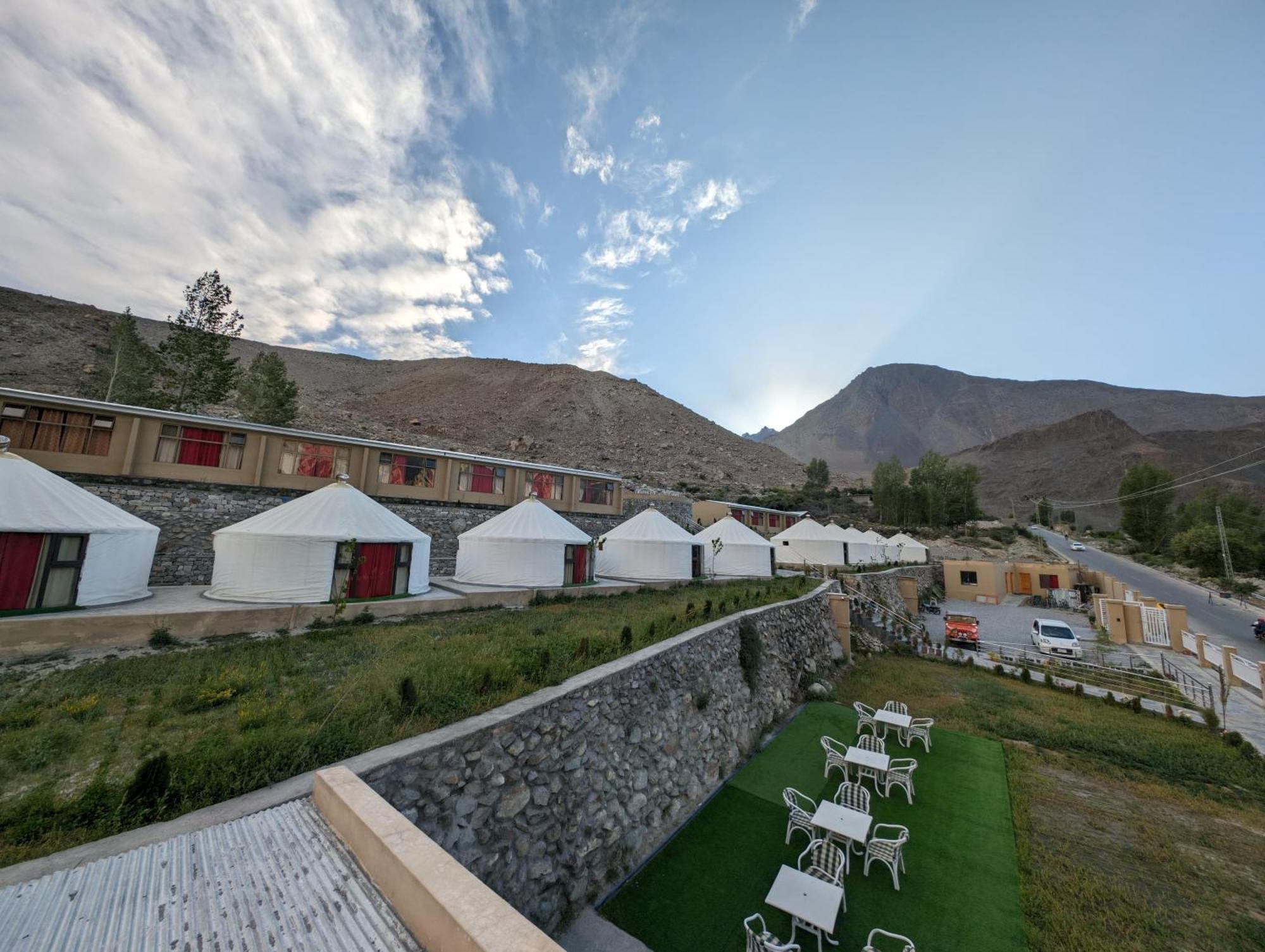 Apex Hotels And Resorts Hussaini Karimabad  Eksteriør bilde
