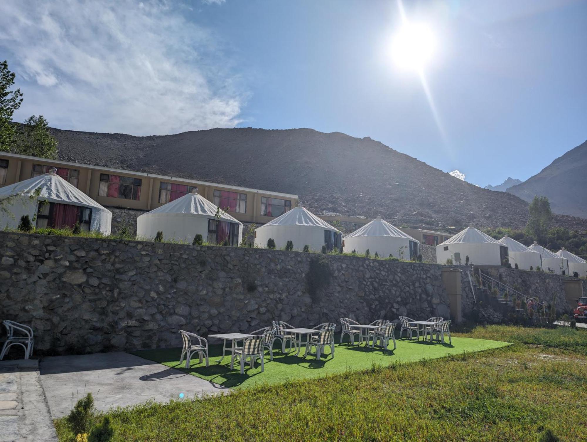 Apex Hotels And Resorts Hussaini Karimabad  Eksteriør bilde